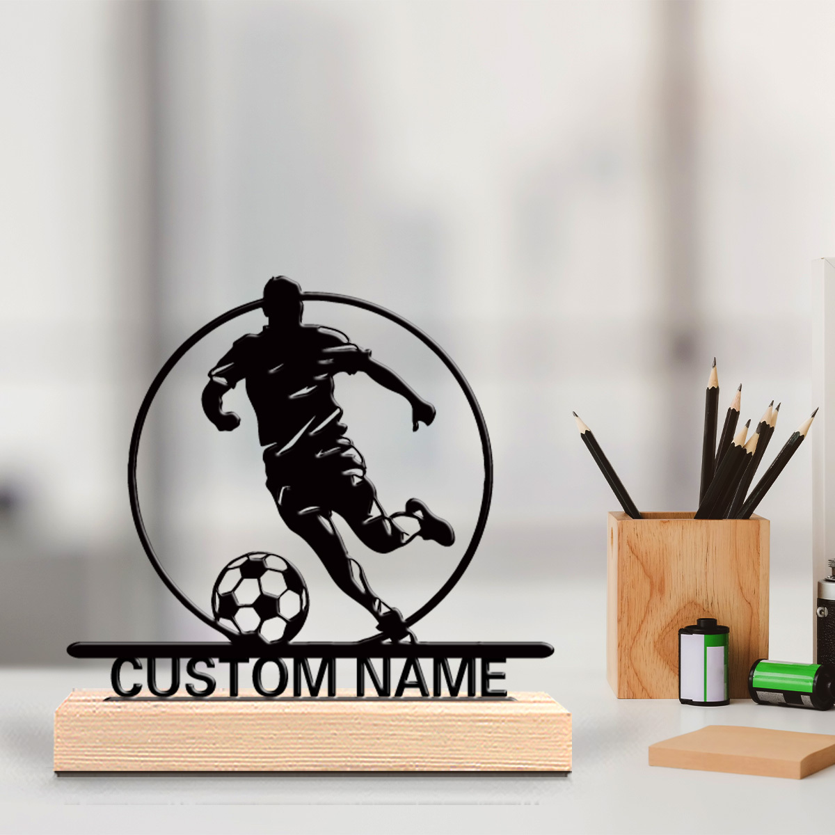 Industrial Laser Marker - カスタムサッカー選手メタル像（名前入り）、木製台座付きテーブルデコレーション、サッカーファンへのギフト、誕生日/祝日/自宅/オフィス装飾