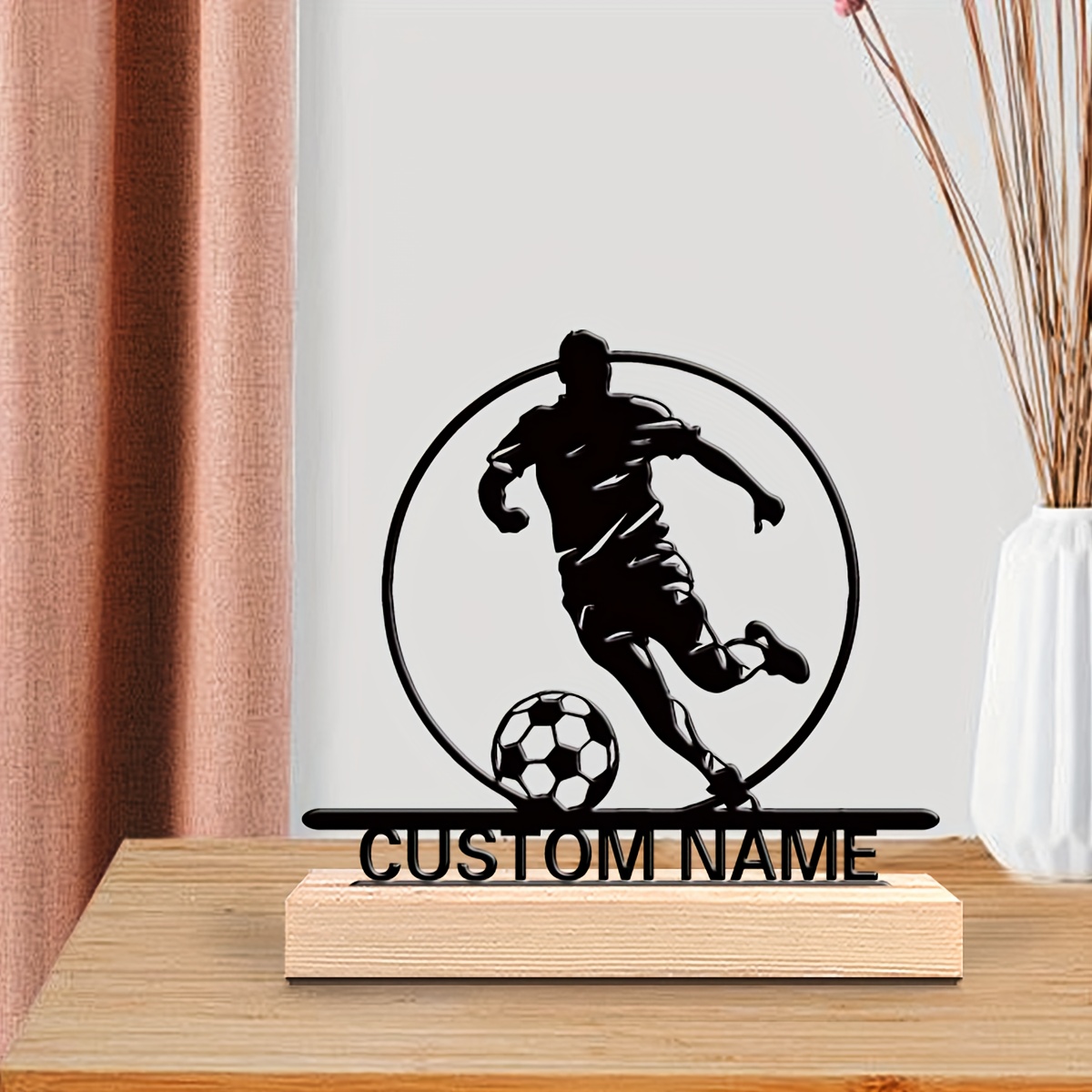 カスタムサッカー選手メタル像（名前入り）、木製台座付きテーブ - Industrial Laser Marker のレビューと価格