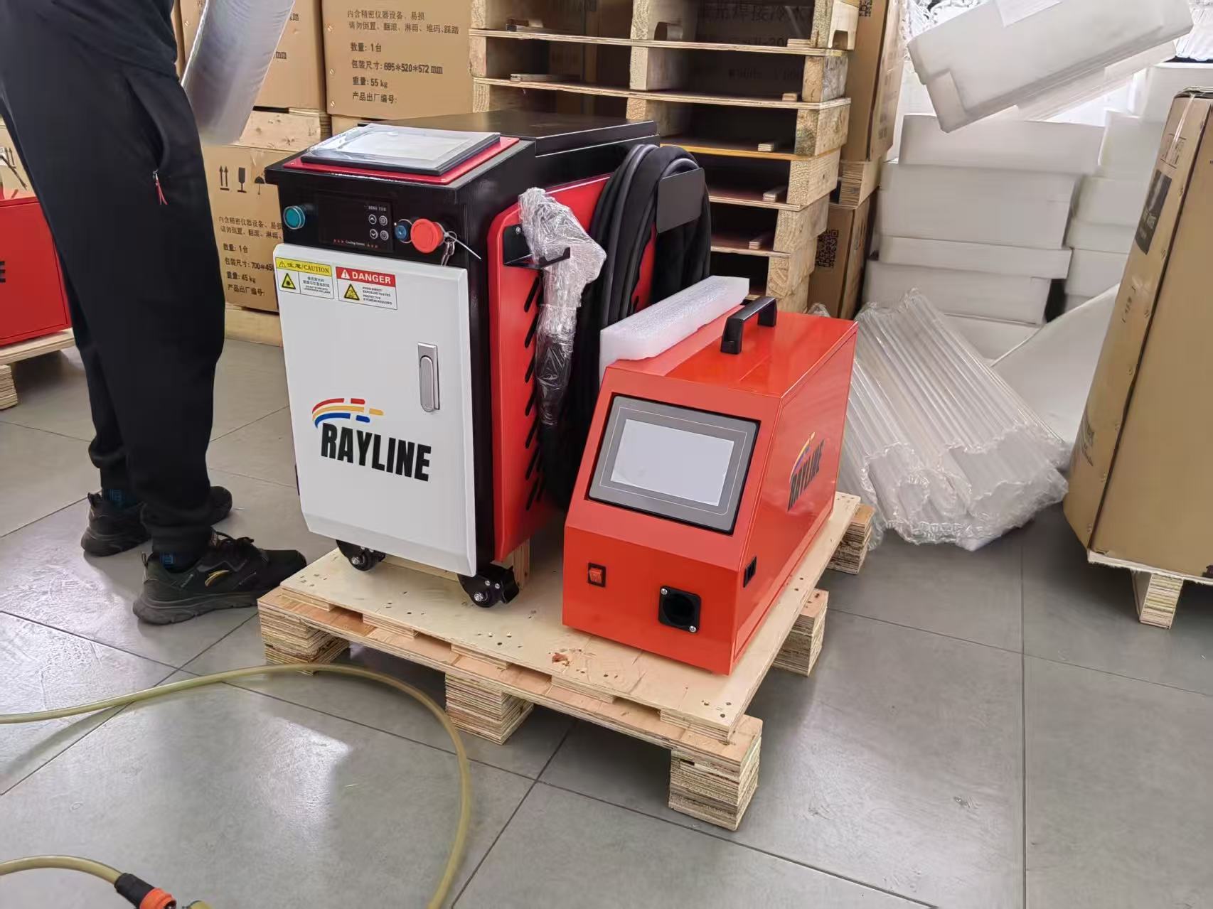 3 in 1 レーザー溶接機/3 in 1 レーザークリーナ - Industrial Laser Repair のレビューと価格